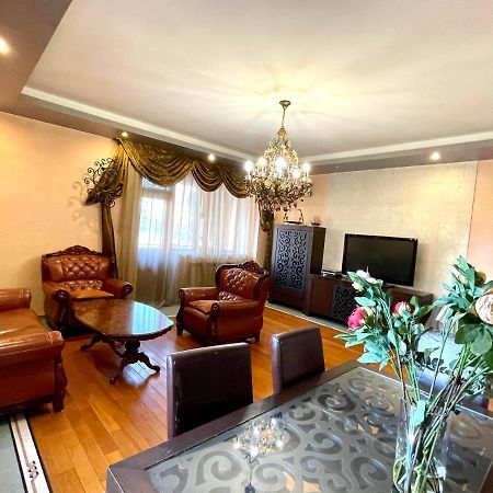 Apartments Emili Jereván Kültér fotó