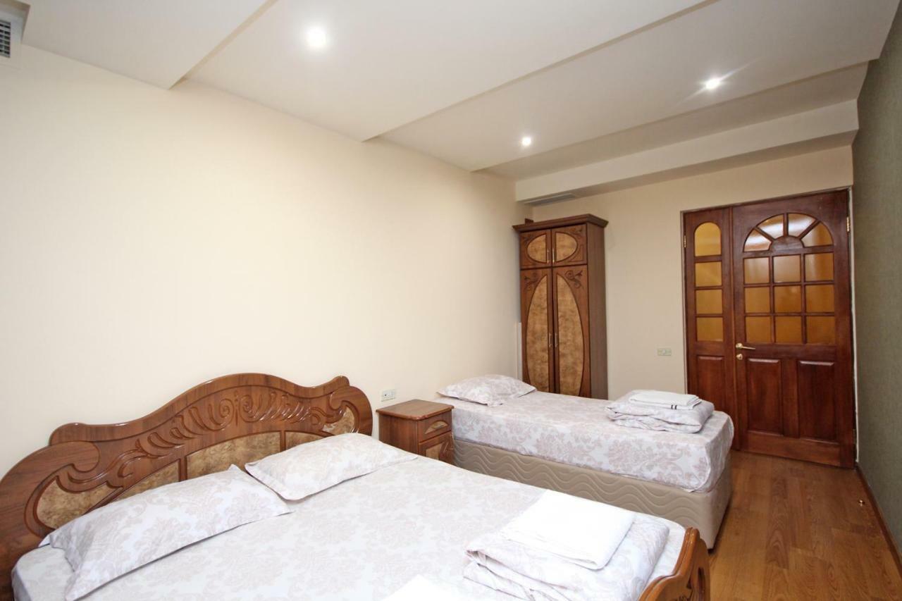 Apartments Emili Jereván Kültér fotó