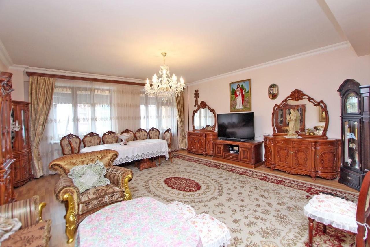 Apartments Emili Jereván Kültér fotó