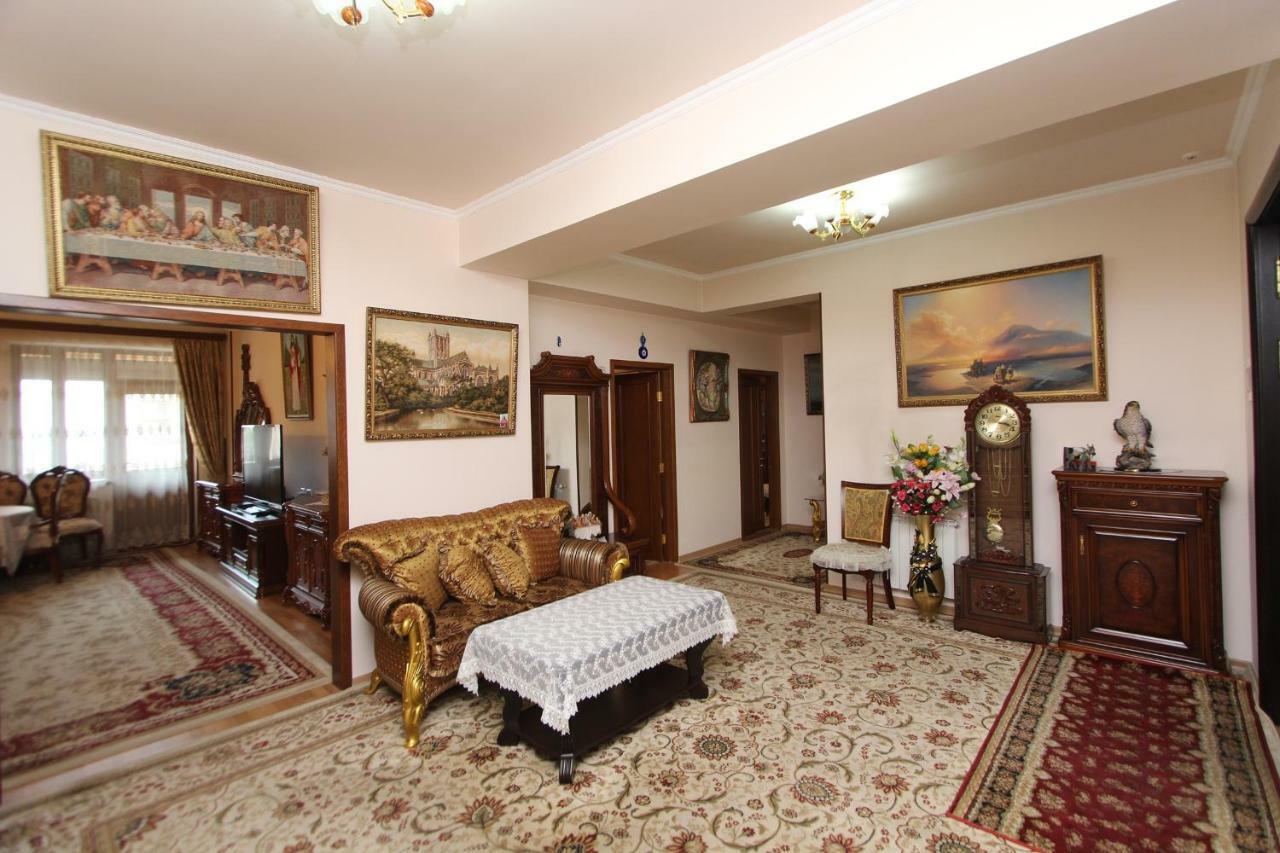 Apartments Emili Jereván Kültér fotó